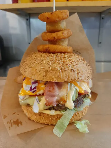 Zakręcony Burger Street Food Truck